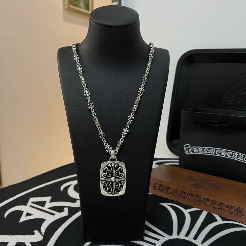 Ch*0me He**ts necklaces